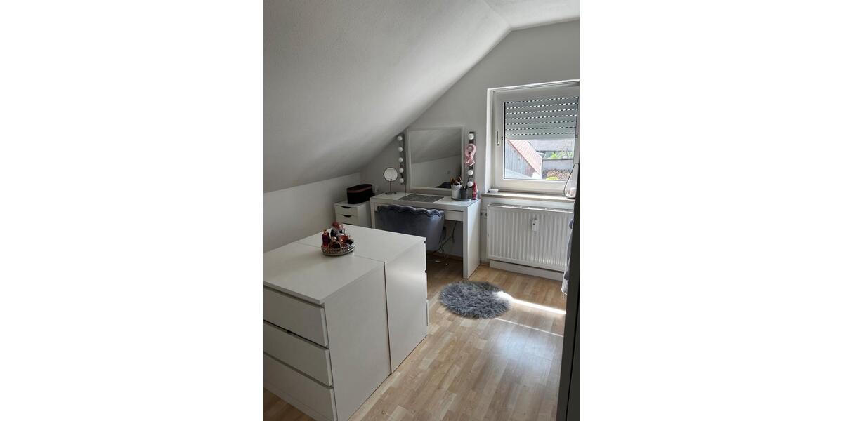 Dachgeschoßwohnung Meitingen - 3 Zimmer, 65 m&sup2;, 850&euro; | Angebot:26678749