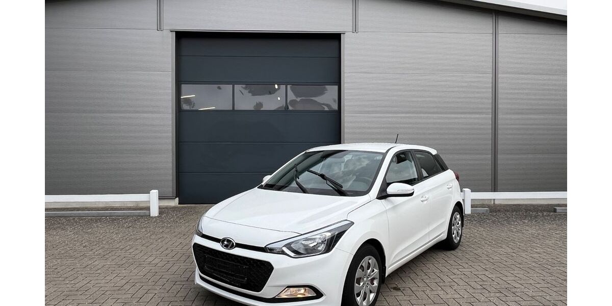 Hyundai i20 64.379 km 8.999 &euro; Ganderkesse 27777