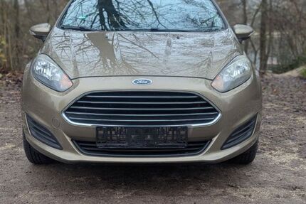 Ford Fiesta 48.000 km 6.400 &euro; Pettendorf 93186