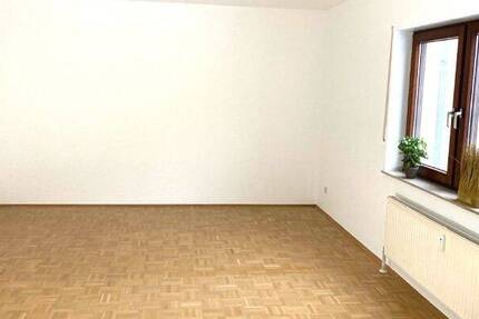 SOFORT BEZUGSFREIE SINGLE-WOHNUNG MIT STELLPLATZ ... 1 zimmer