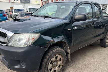 Toyota Hilux 320.000 km 8.500 &euro; Berlin 13127
