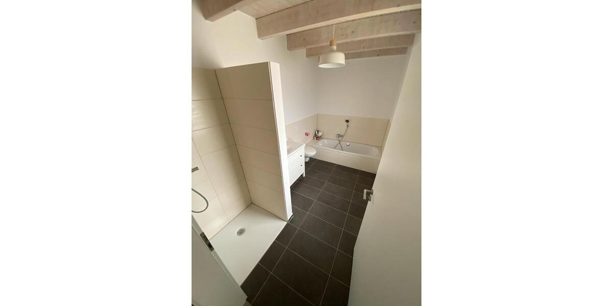 Doppelhaushälfte Lage - 5 Zimmer, 111 m&sup2;, 1.650&euro; | Angebot:26401134