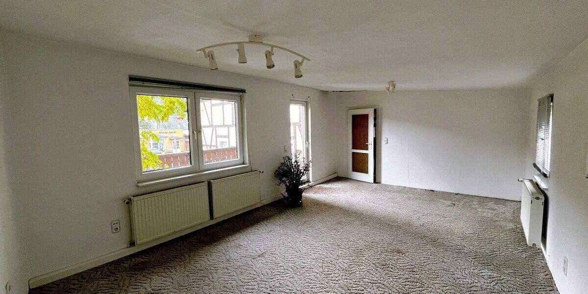 Einfamilienhaus Sitzendorf - 7 Zimmer, 190 m&sup2;, 125.000&euro; | Angebot:25725772