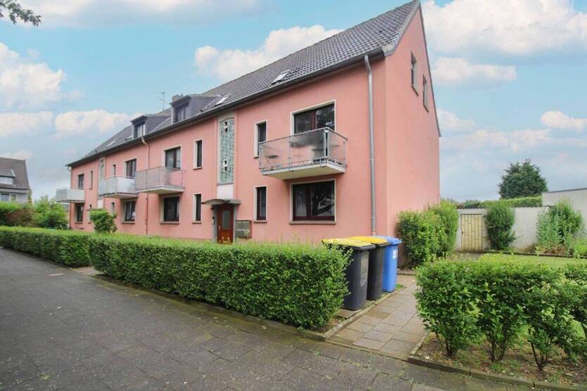 Gepflegte Dachgeschoßwohnung in ruhiger Lage von Rummeln Kaldenhausen mit Garage