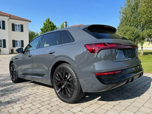 Q8 e-tron