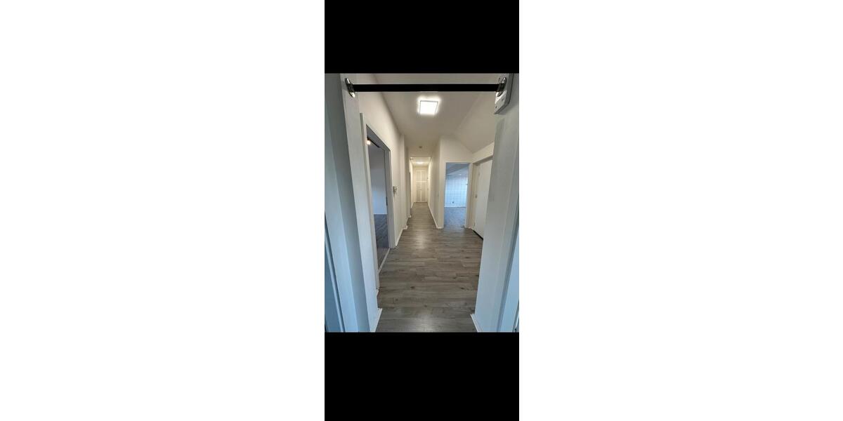 Dachgeschoßwohnung Wuppertal Elberfeld - 4 Zimmer, 75 m&sup2;, 650&euro; | Angebot:26039391