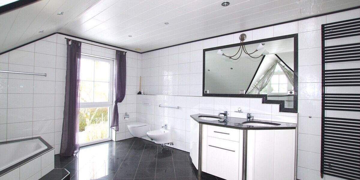 Doppelhaushälfte Lupburg - 4 Zimmer, 170 m&sup2;, 1.440&euro; | Angebot:25390918