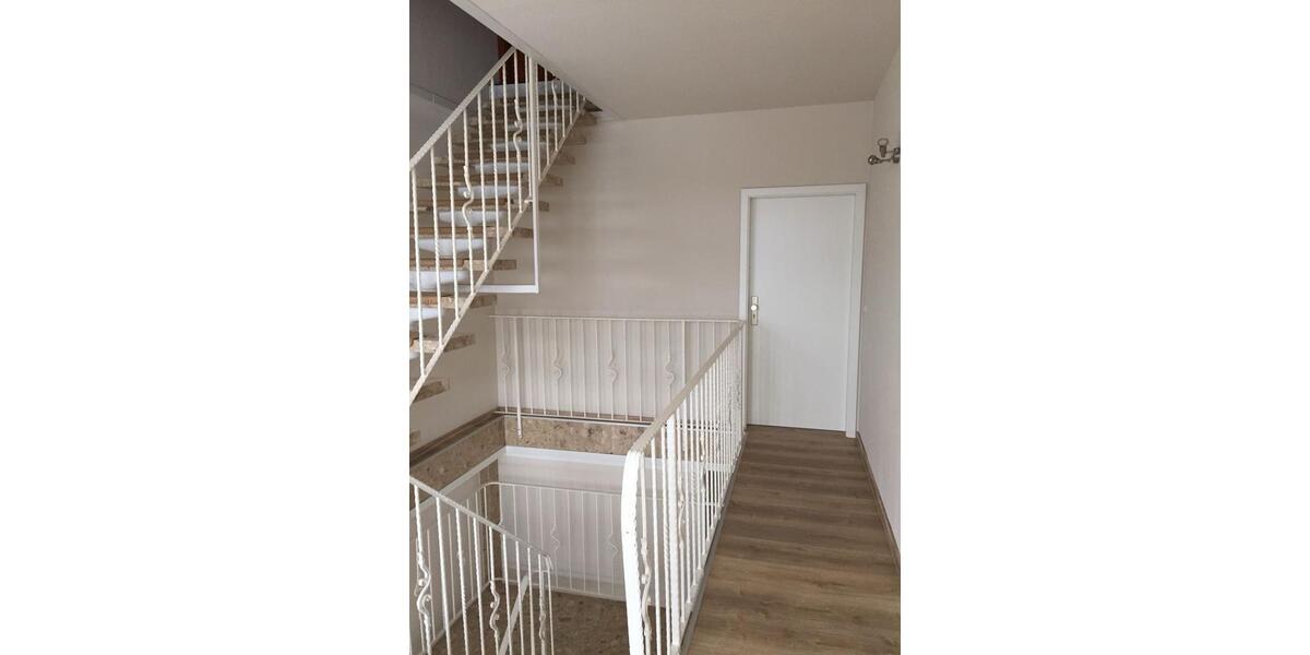 Einfamilienhaus Farnstädt - 10 Zimmer, 250 m&sup2;, 1.200.000&euro; | Angebot:24215047