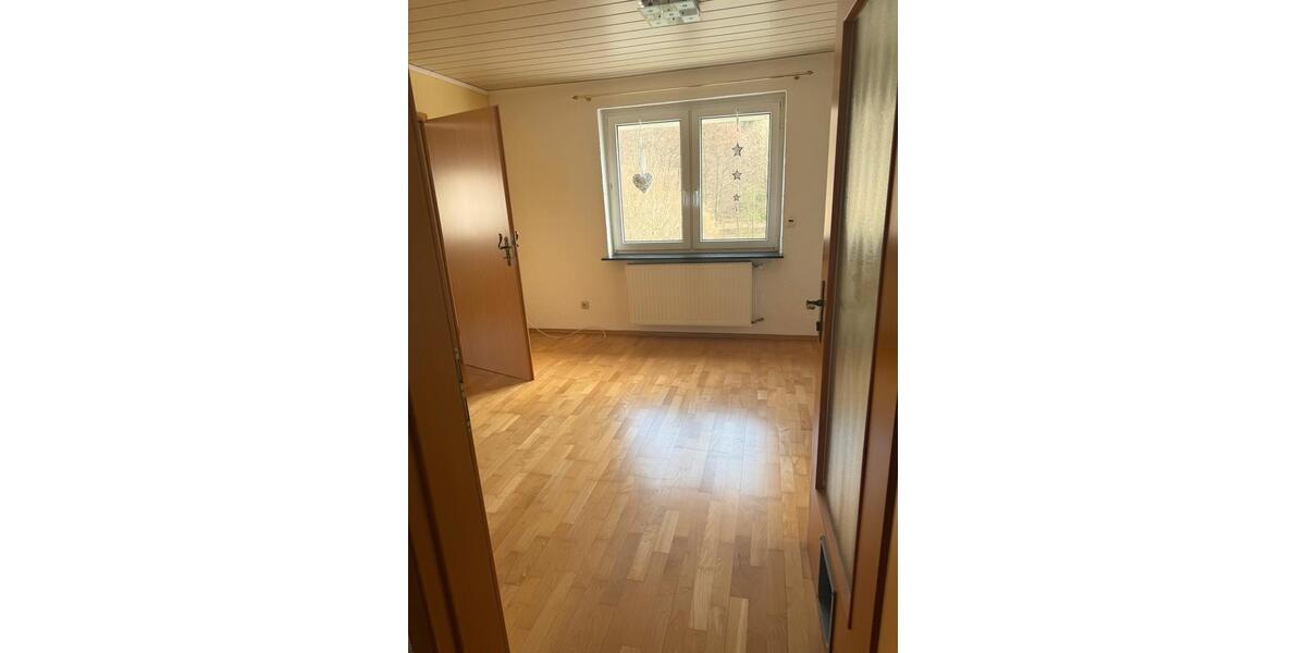 Etagenwohnung Nohfelden - 2 Zimmer, 85 m&sup2;, 900&euro; | Angebot:25553134