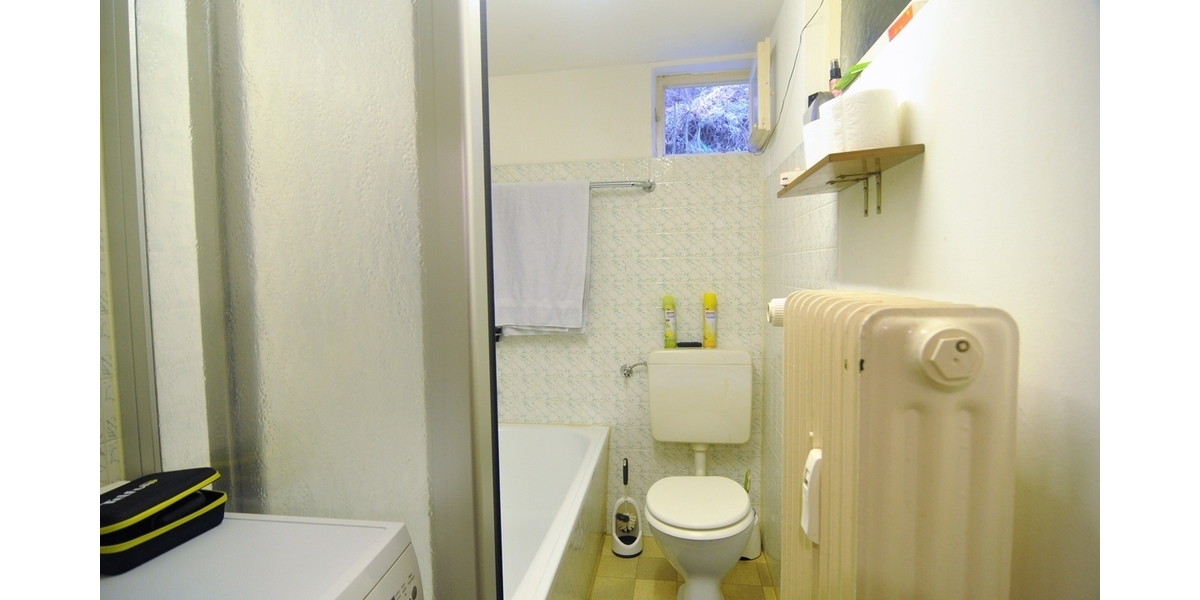 Ihr Deal: 3 Häuschen, 3 Garagen, bis zu 5 WE, davon nur 2 vermietet. HEIZUNG IST NEU! - Mehrfamilienhaus, Wohnhaus Schmitten | Angebot:26781264