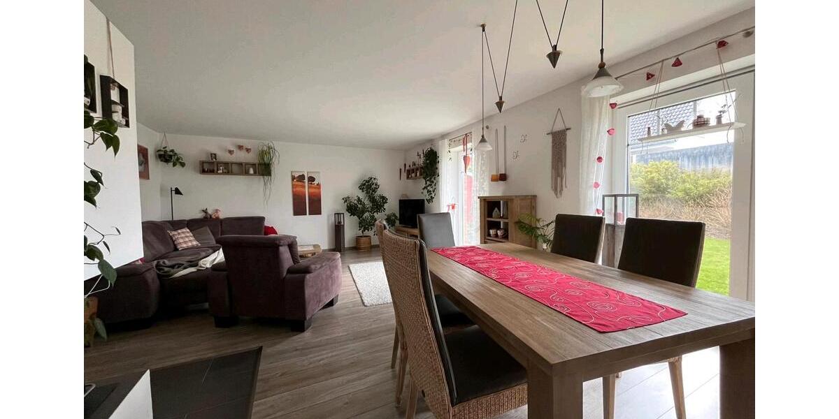 Einfamilienhaus Schleswig - 7.5 Zimmer, 240 m&sup2;, 2.490&euro; | Angebot:24660047