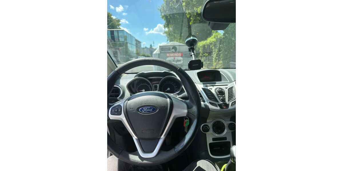 Ford Fiesta 261.852 km 2.000 &euro; Köln 50735