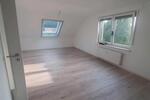 64 m2 Dachgeschoßwohnung, 3 Zi, kü, Bad