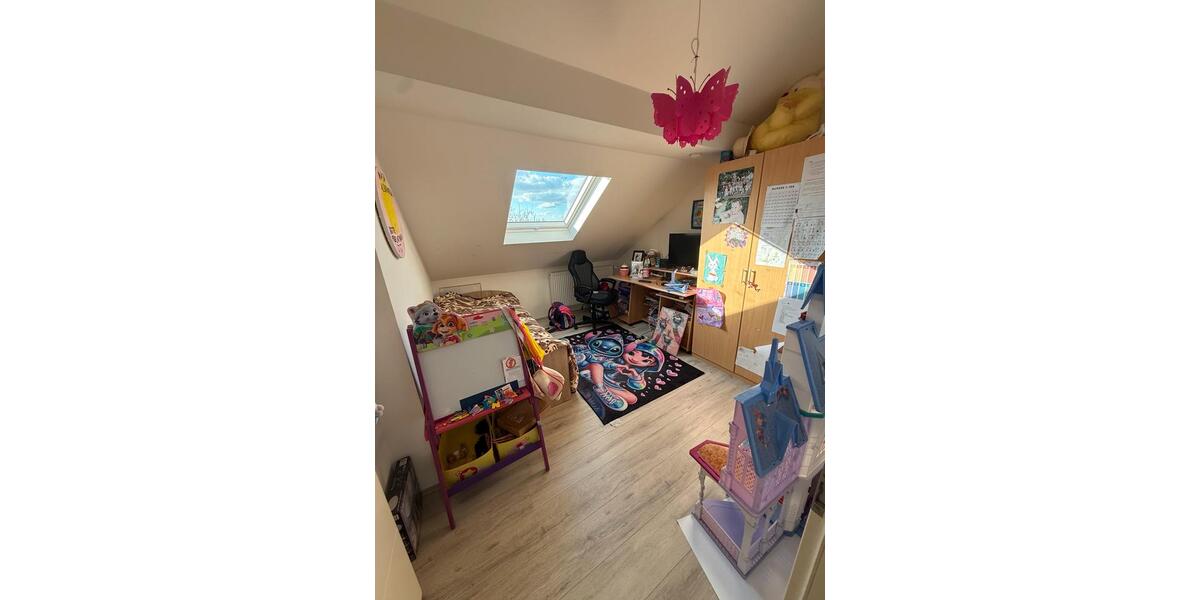 Dachgeschoßwohnung Gernsheim - 3 Zimmer, 77 m&sup2;, 880&euro; | Angebot:26002207