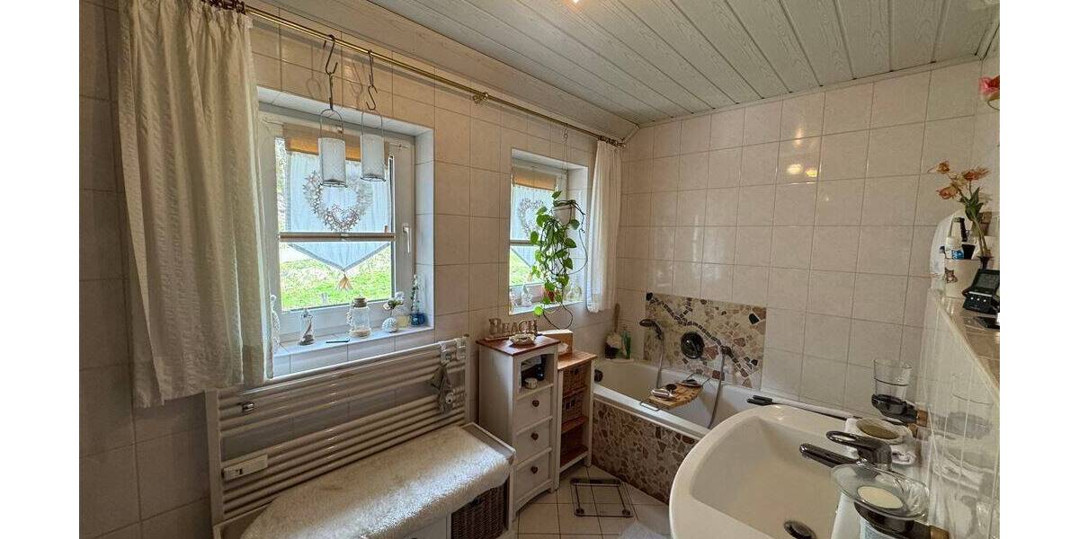 Mehrfamilienhaus, Wohnhaus Schmallenberg Harbecke - 9 Zimmer, 231 m&sup2;, 450.000&euro; | Angebot:26219084