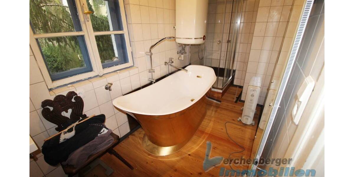 Mehrfamilienhaus, Wohnhaus Landau an der Isar Landau - 7 Zimmer, 200 m&sup2;, 289.000&euro; | Angebot:26359036