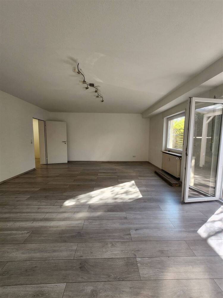 2 Zimmer Terrassenwohnung in Stadtnähe