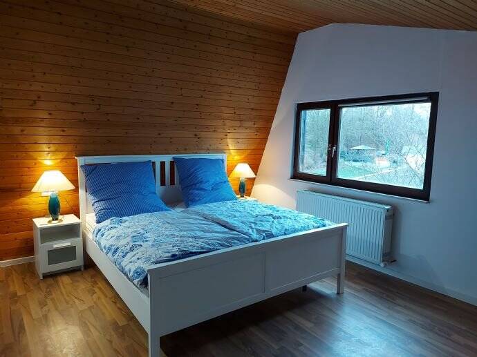 Mehrfamilienhaus, Wohnhaus Leingarten Großgartach - 8 Zimmer, 250 m&sup2;, 3.000&euro; | Angebot:25780397