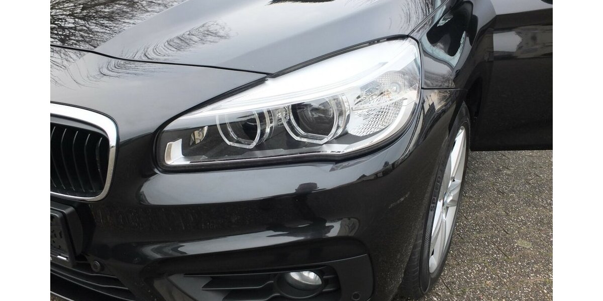 BMW 218 Active Tourer ADVANTAGE NAVI PARKASISSTENT SHZ 124.575 km 10.908 &euro; Köln 50858