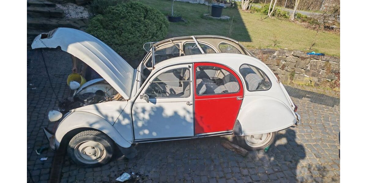 Citroen 2 CV 101.294 km 8.500 &euro; Overath 51491
