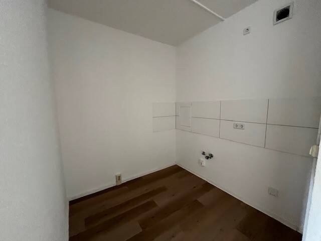 Etagenwohnung Zwickau Neuplanitz - 4 Zimmer, 70 m&sup2;, 400&euro; | Angebot:26673972