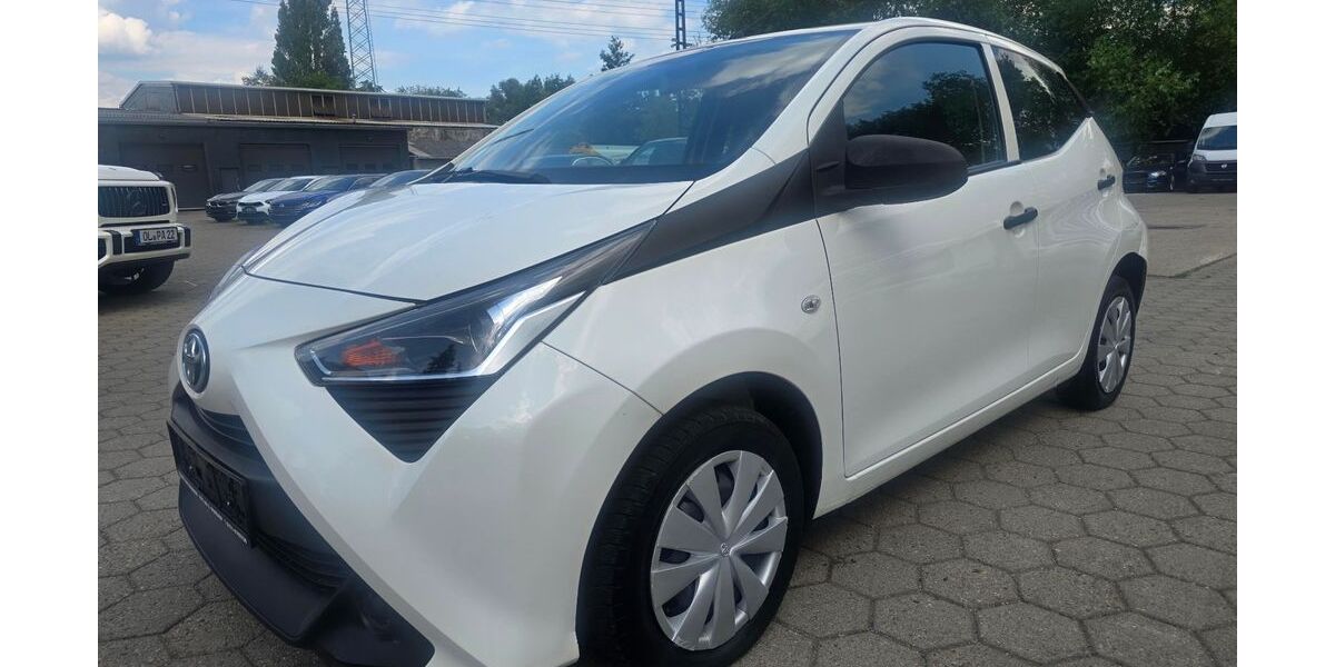 Toyota Aygo (X) 73.000 km 6.750 &euro; Hamburg 21079