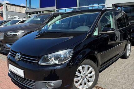 VW Touran 156.000 km 9.990 &euro; Pinneberg 25421