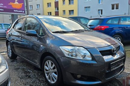 Toyota Auris 124.000 km 6.700 &euro; Essen 45144