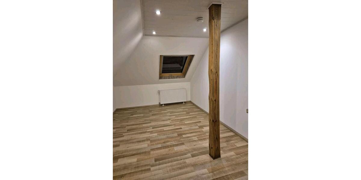 Dachgeschoßwohnung Lotte - 3 Zimmer, 70 m&sup2;, 800&euro; | Angebot:26034973