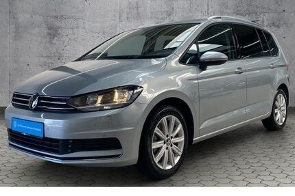VW Touran 10.050 km 32.875 € Rheda-Wiedenbrück 33378