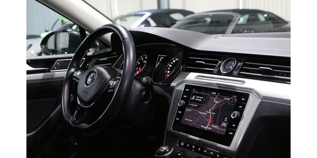 VW Passat 1.4 TSI Comfortline NAVI-DM+APPLE+ANDROID 159.000 km 11.888 &euro; Hamm 59077