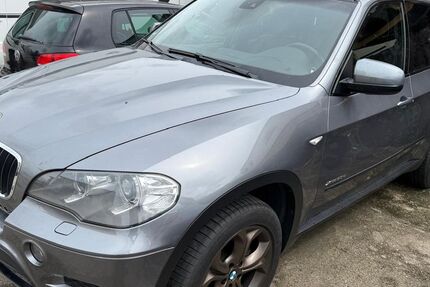 BMW X5 320.000 km 9.500 &euro; Berlin 12051