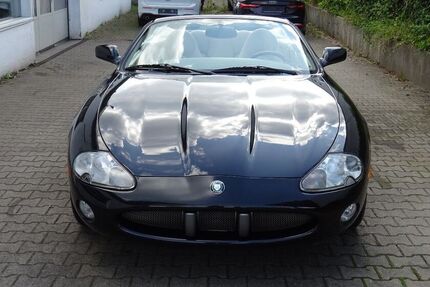 Jaguar XK8