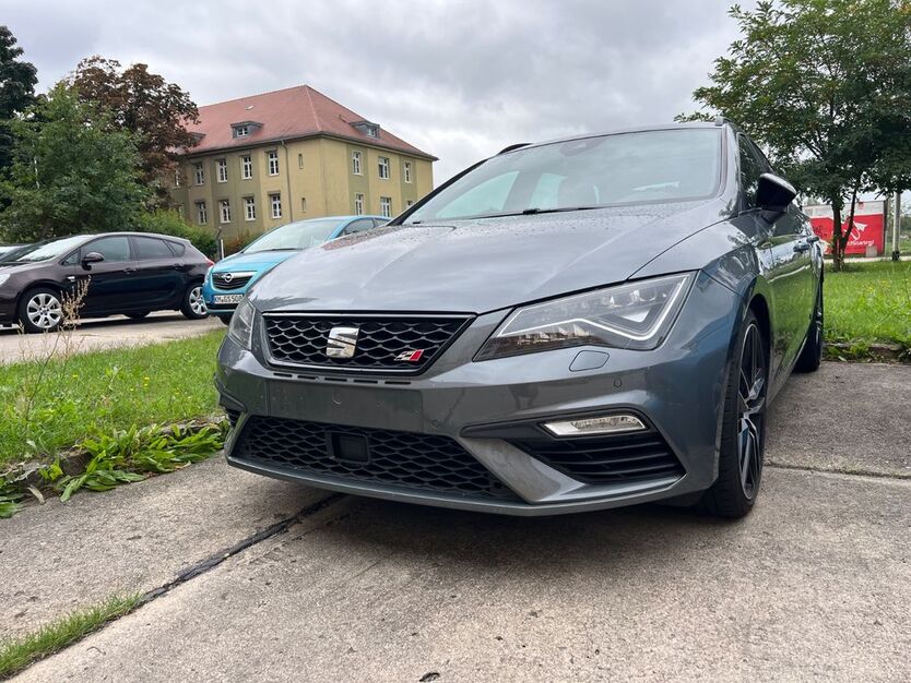 Seat Leon 188.000 km 13.800 € Kamenz 01917