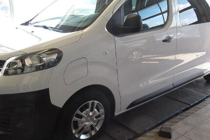 Opel Vivaro 12.500 km 24.490 € Ulm 89073