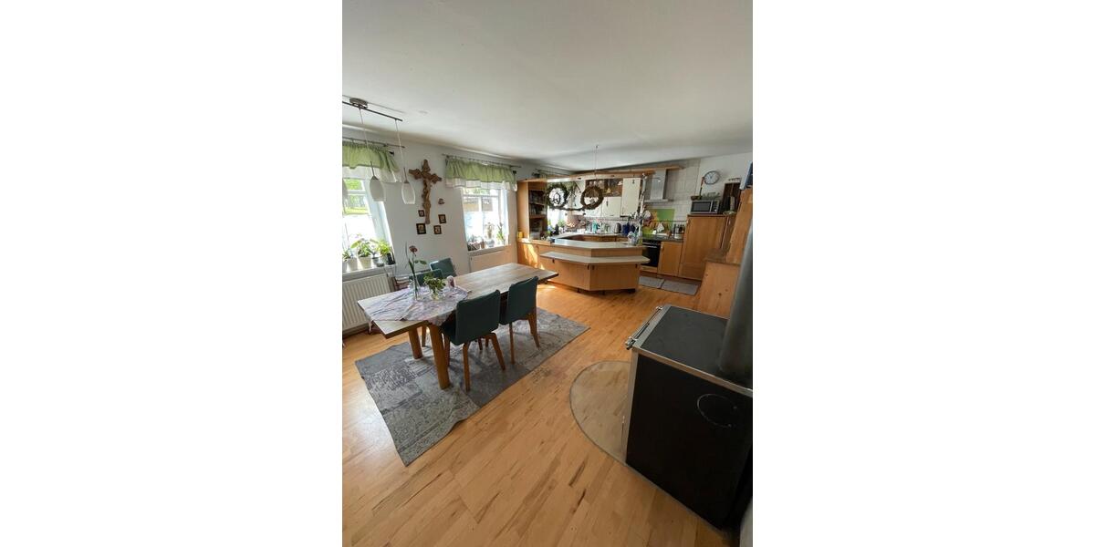 Reihenhaus Waldsassen - 9 Zimmer, 132 m&sup2;, 179.000&euro; | Angebot:26427332