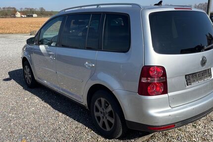 VW Touran 238.400 km 2.990 &euro; Langquaid OT Niederleierndorf 84085
