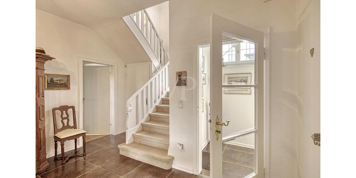 Einfamilienhaus Bonn Lannesdorf - 6 Zimmer, 160 m&sup2;, 3.100&euro; | Angebot:24795046