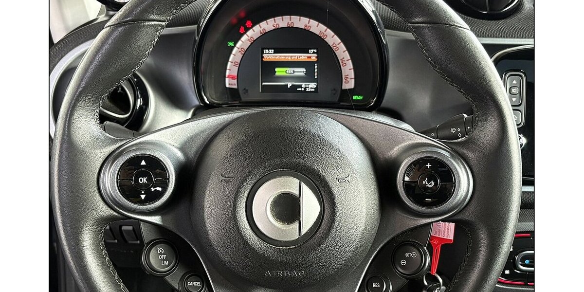 Smart ForTwo EQ prime LED Tempomat Pano Aut. Assist 58.000 km 9.490 &euro; Stade 21682