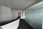 Modernisiertes Büro mit Lagerhalle in Kirchlengern