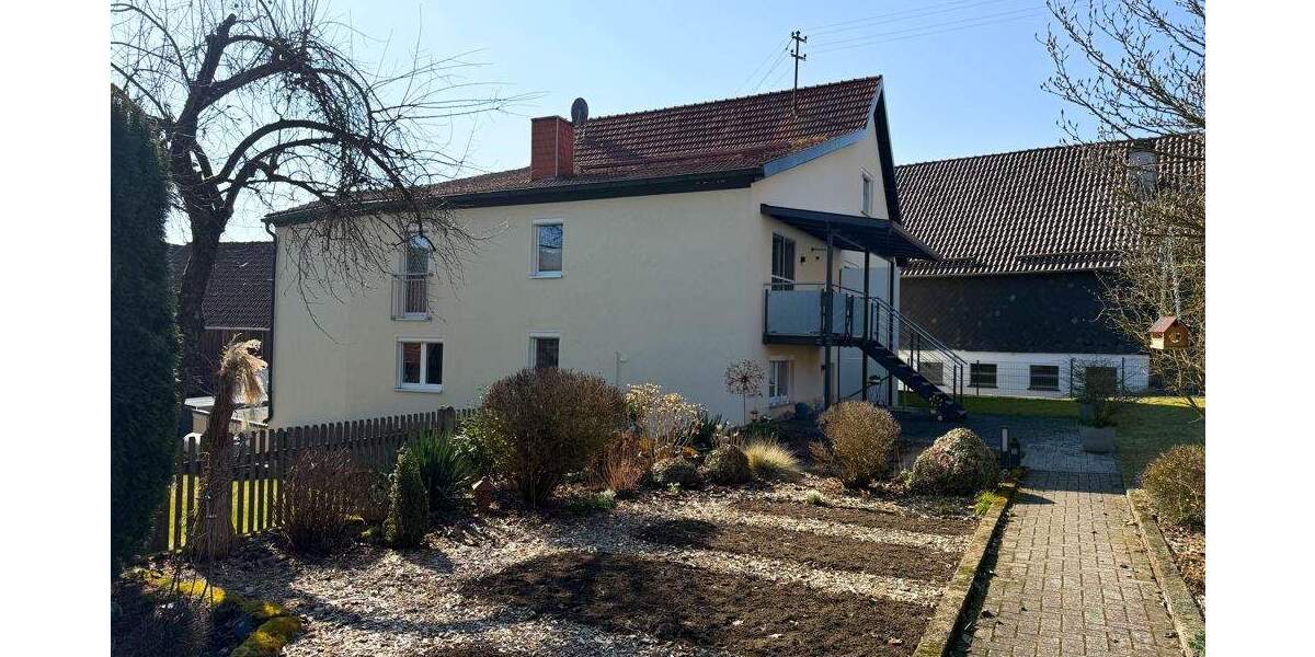 Einfamilienhaus Lichtenfels / Buch am Forst Buch am Forst - 9 Zimmer, 289 m&sup2;, 319.000&euro; | Angebot:25862925