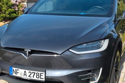 Tesla Model X 197.500 km 31.277 € Hamburg 22301