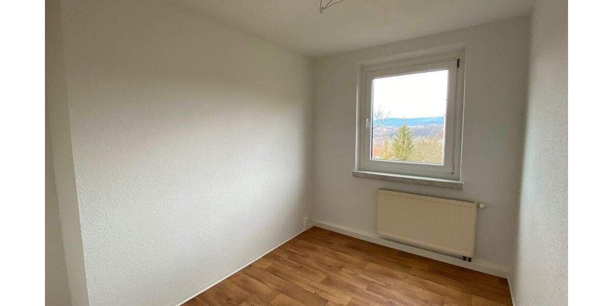 Etagenwohnung Suhl Neundorf - 4 Zimmer, 64 m&sup2;, 400&euro; | Angebot:25568404