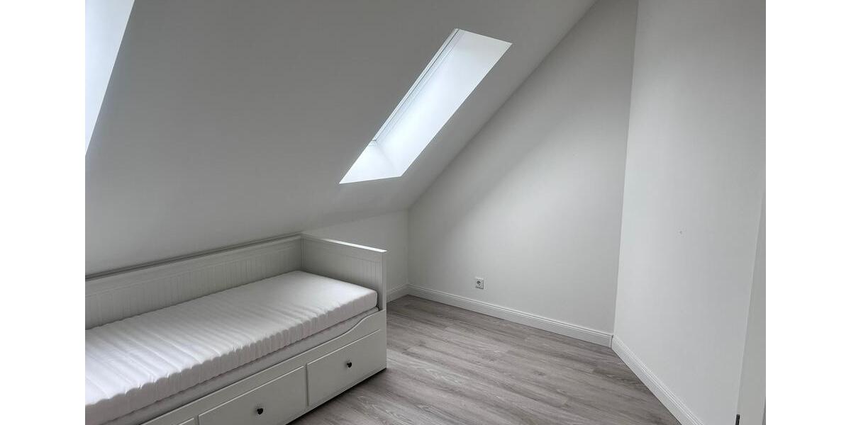 Dachgeschoßwohnung Möckern - 4 Zimmer, 114 m&sup2;, 1.145&euro; | Angebot:25803631