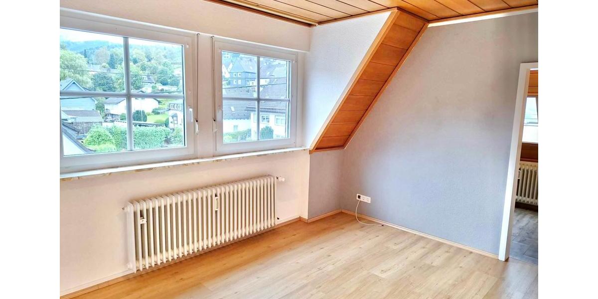 Dachgeschoßwohnung Kirchhundem - 3 Zimmer, 60 m&sup2;, 118.000&euro; | Angebot:27096125