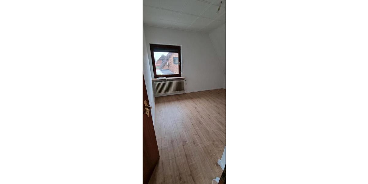 Einfamilienhaus Wesselburen - 4 Zimmer, 120 m&sup2;, 1.100&euro; | Angebot:26392070