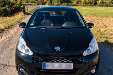 Peugeot 208 114.000 km 8.500 &euro; Kelkheim 65779