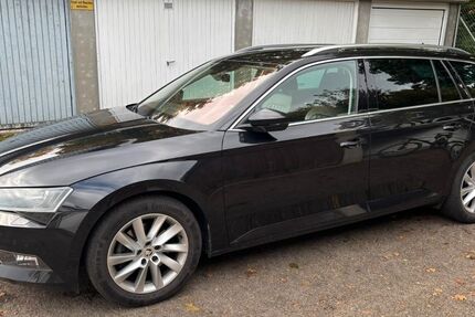 Skoda Superb 117.000 km 22.900 € Ulm 89075