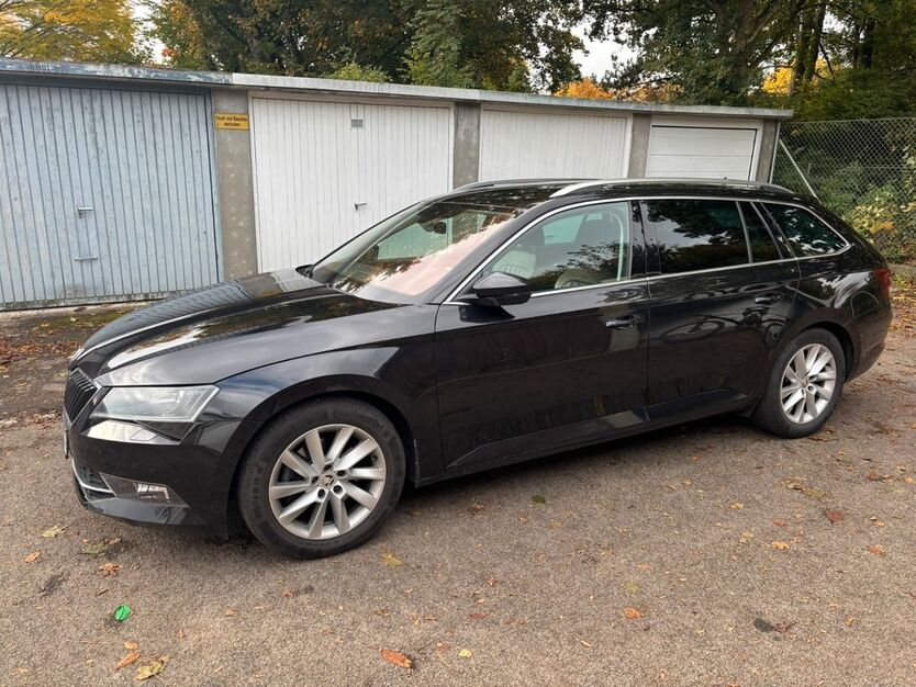 Skoda Superb 117.000 km 22.900 € Ulm 89075
