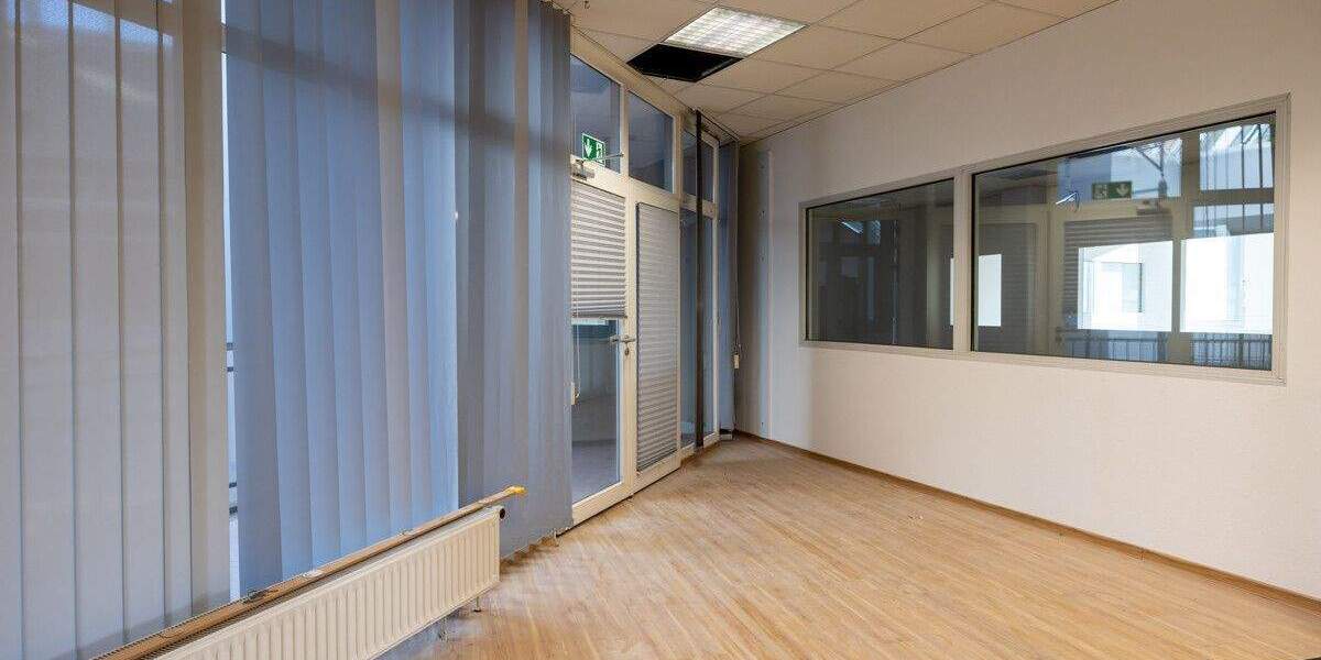 Gewerbeobjekt Delmenhorst Mitte - 5 Zimmer, 250 m&sup2;, 2.375&euro; | Angebot:25700054